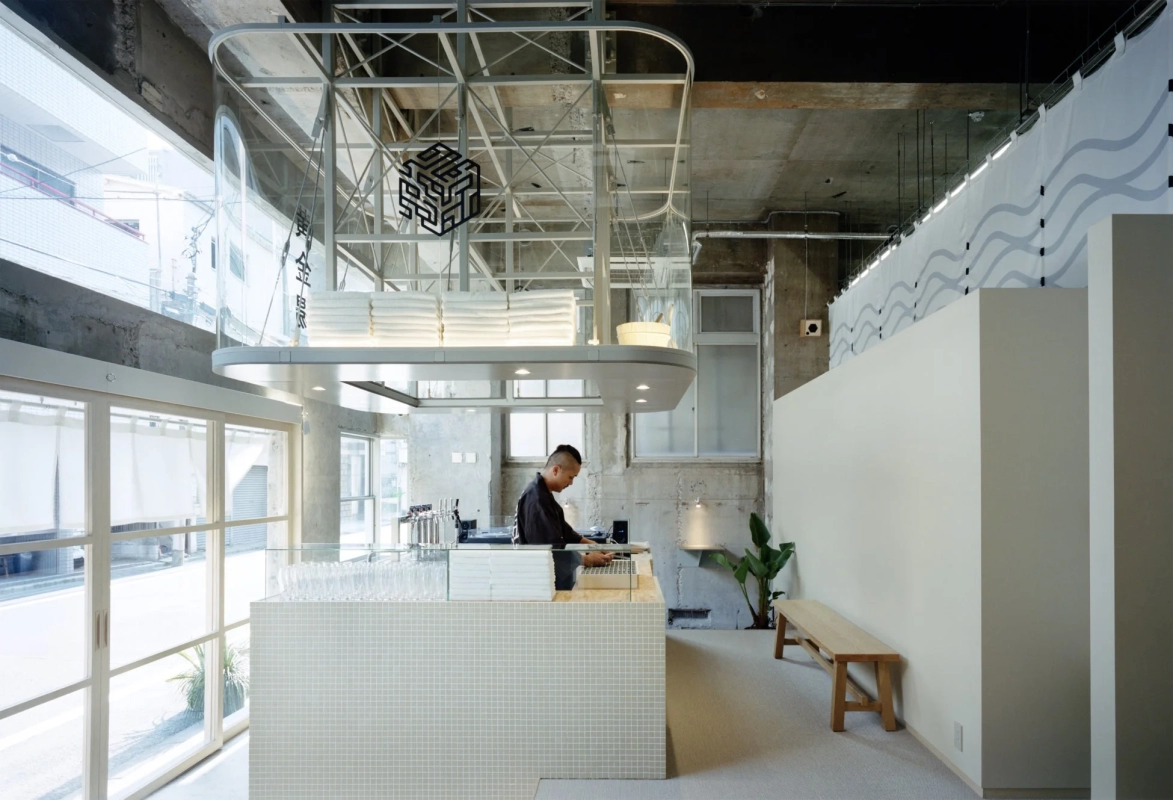 黄金湯内部/バー