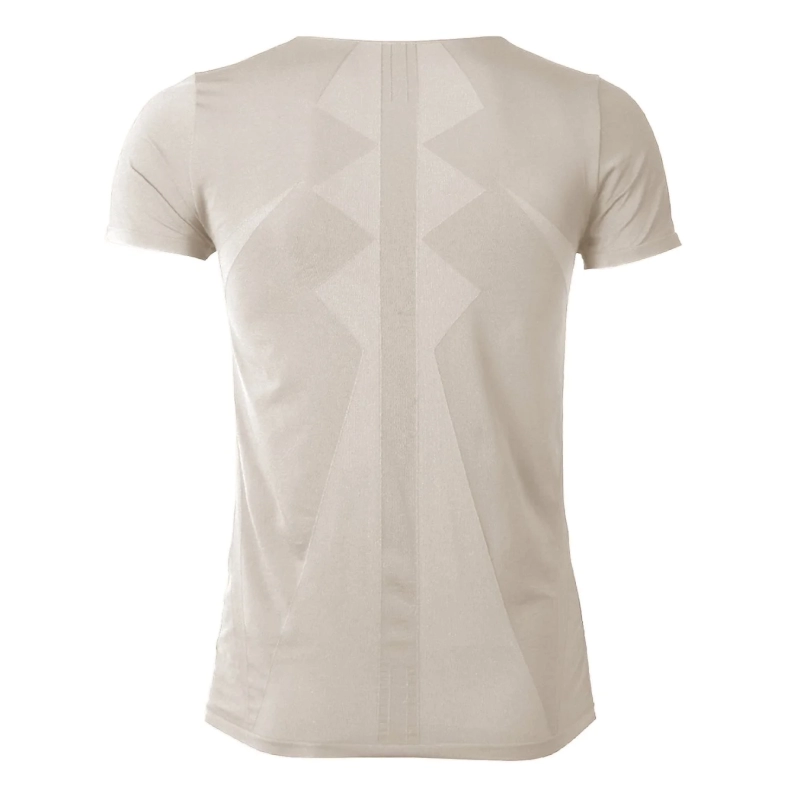 デリットテック 機能性インナーウェア クルーネック 半袖シャツ（ライトベージュ）背面