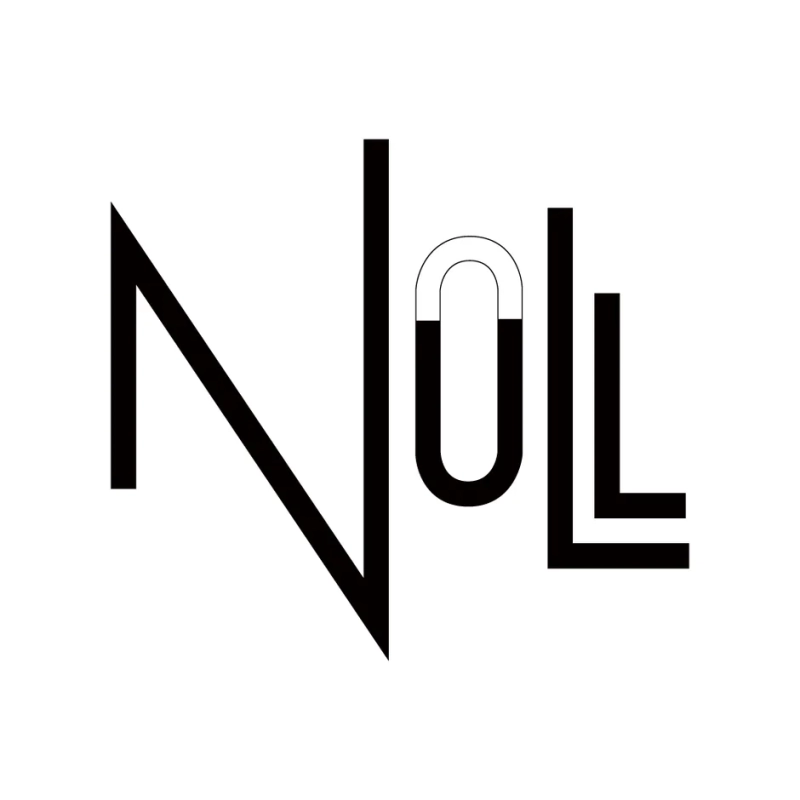 白い背景に黒い線で「NÜLL」と書かれたロゴデザイン
